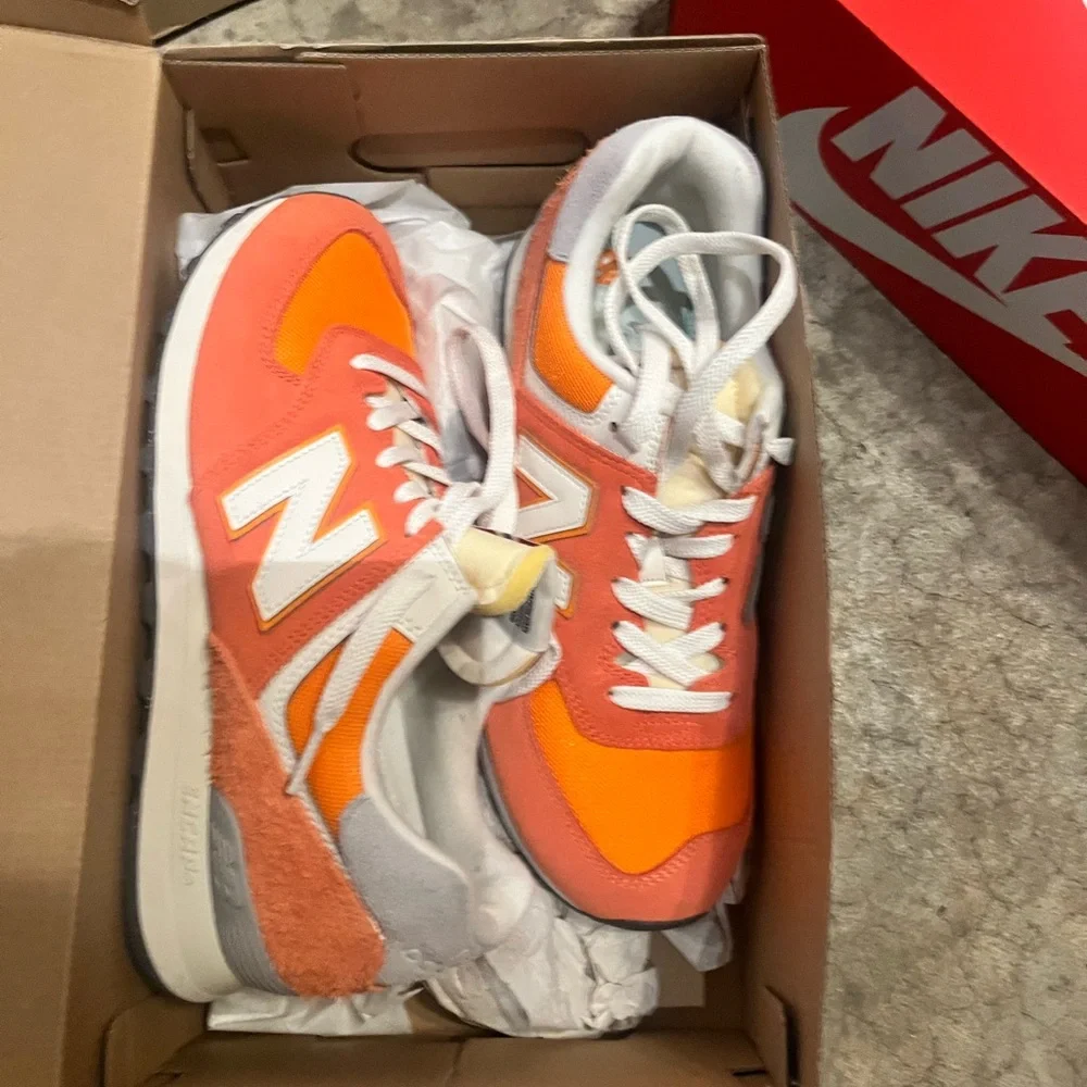 Brand NEW l…New Balance Orange Sneakers size 9. Beautiful and very comfortable. - Picture 2 of 6